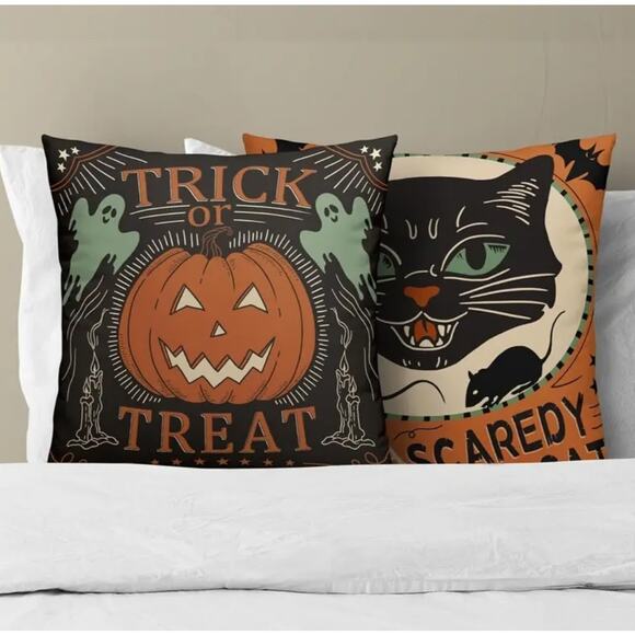Vintage Style Scary Cat Trick or Treat Throw Pillow Covers (2) 18" NWT - Picture 1 of 5